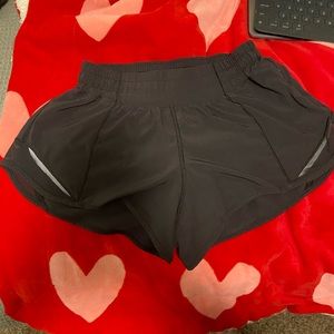 Lululemon hotty hot shorts 2inch